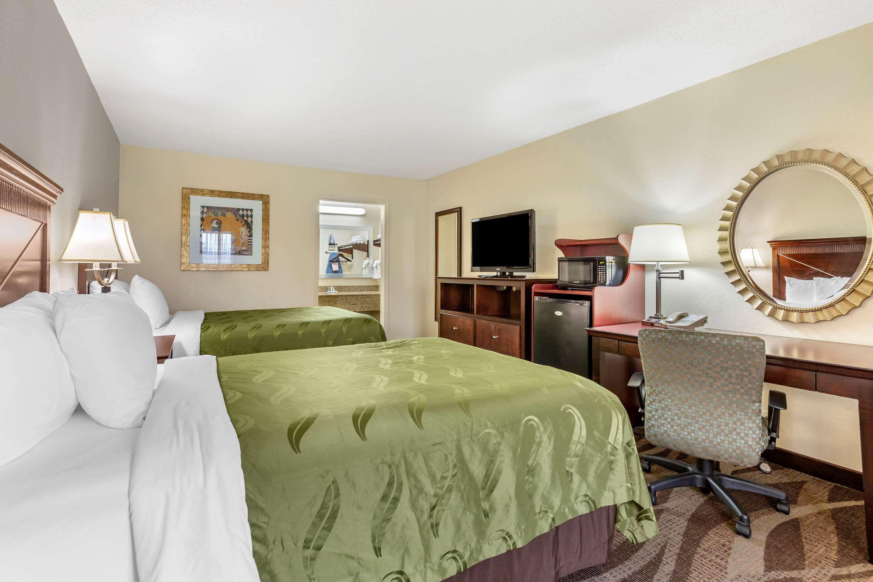 Quality Inn Windsor Mill Exterior foto